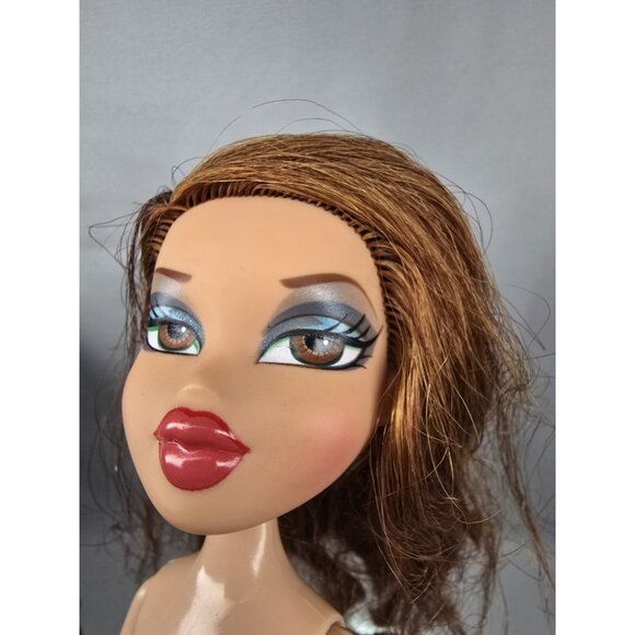 Bratz dynamite Meygan Doll With Outfit And Shoes- Not Complete - Picture 14 of 16
